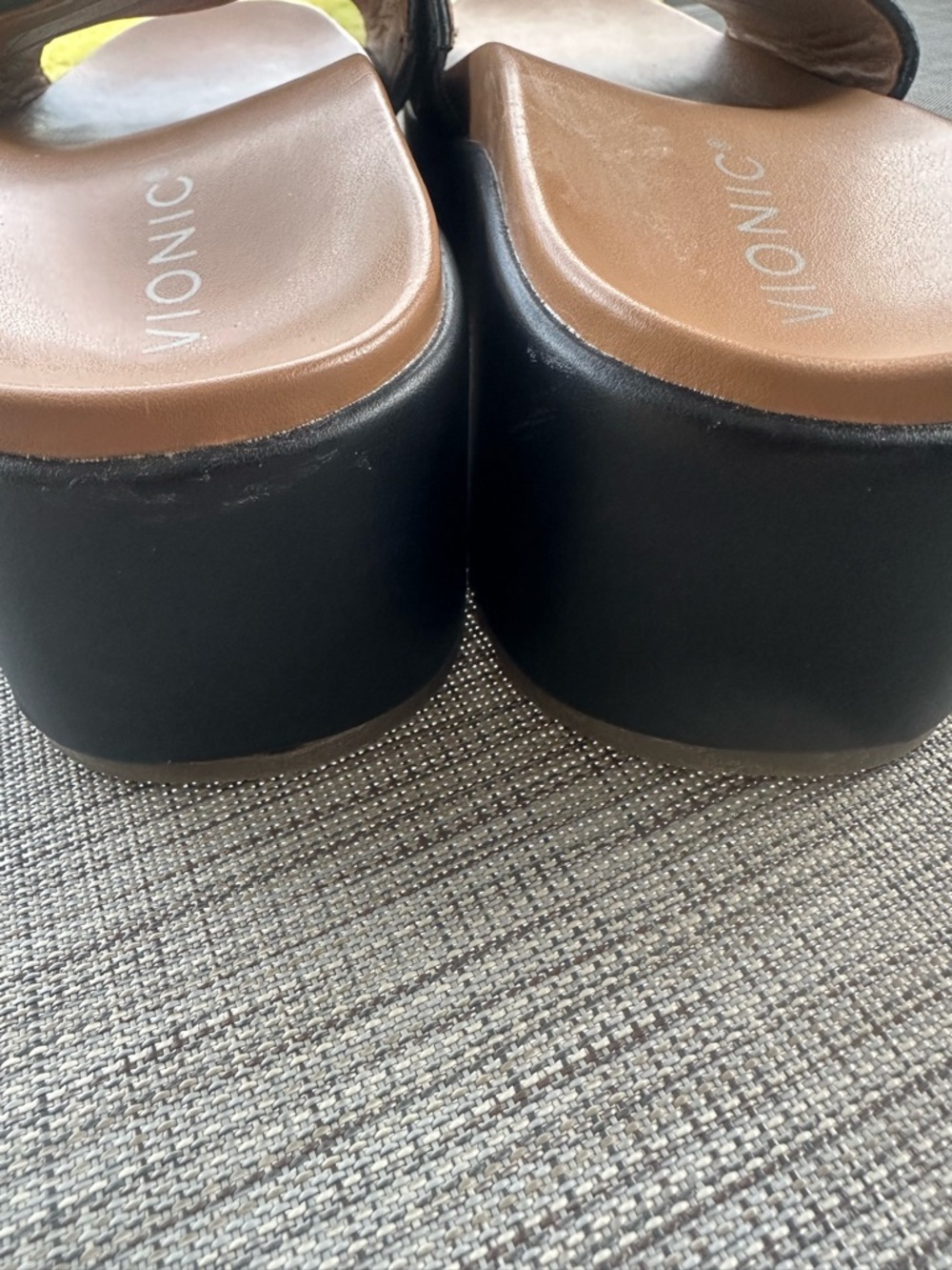 Vionic Slide Size 8.5 - Picture 4 of 8